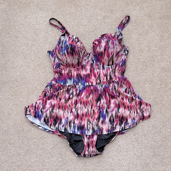 Torrid Peplum Skirted Mirage Print Underwire Push Up One Piece Swimsuit Size 2X - Picture 4 of 10